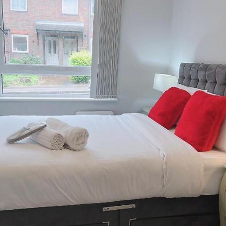 Mnitri Apartment Luton  Kültér fotó