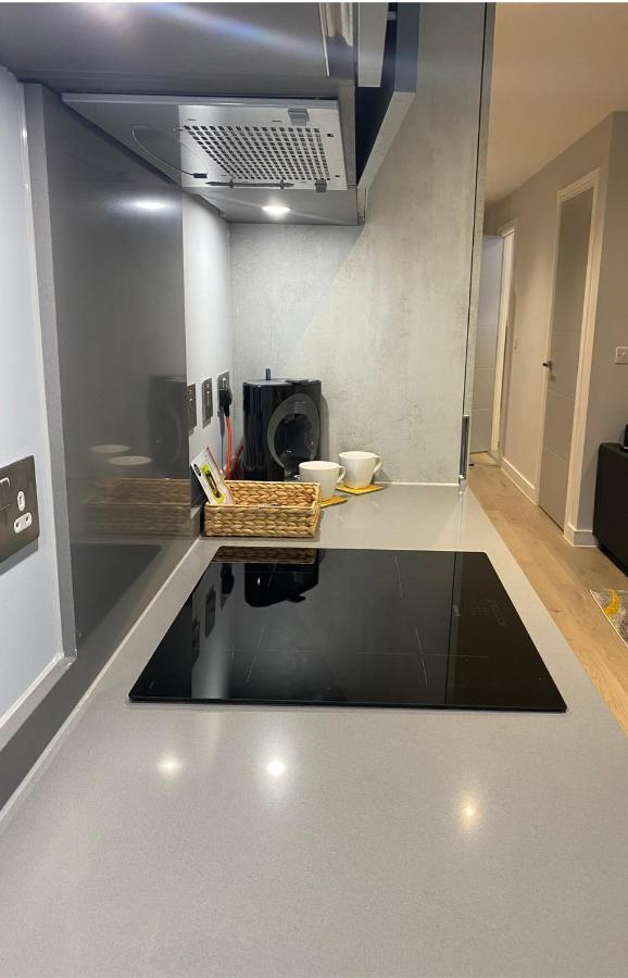 Mnitri Apartment Luton  Kültér fotó