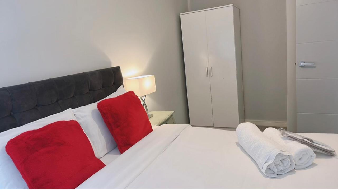 Mnitri Apartment Luton  Kültér fotó