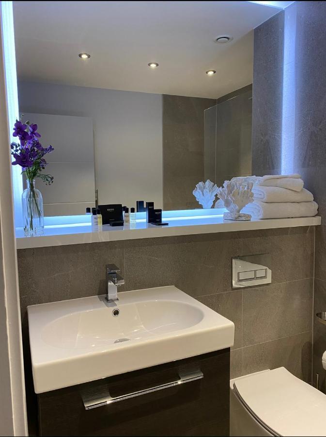 Mnitri Apartment Luton  Kültér fotó