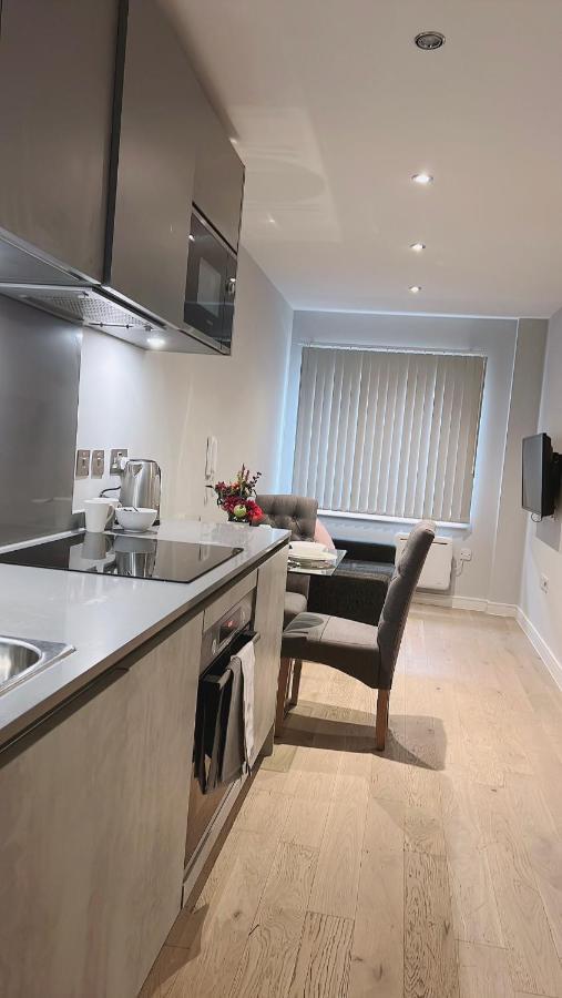Mnitri Apartment Luton  Kültér fotó