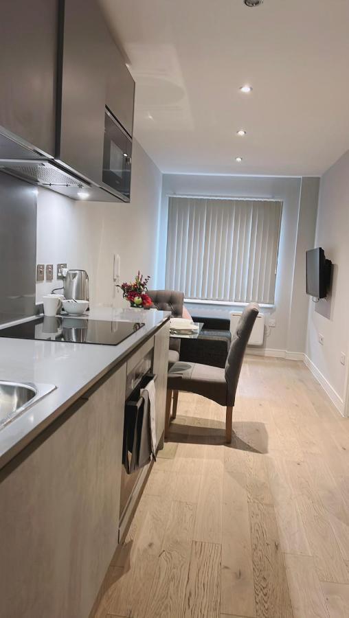 Mnitri Apartment Luton  Kültér fotó