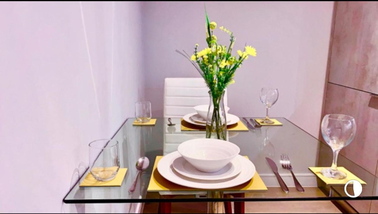 Mnitri Apartment Luton  Kültér fotó