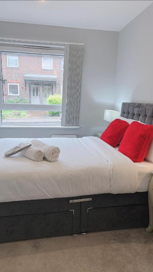 Mnitri Apartment Luton  Kültér fotó